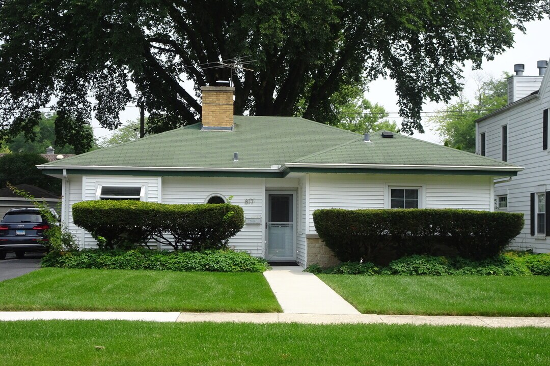 817 Goodwin Dr in Park Ridge, IL - Building Photo