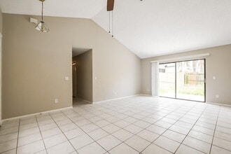 1214 Lacey Oak Dr in Apopka, FL - Building Photo - Building Photo