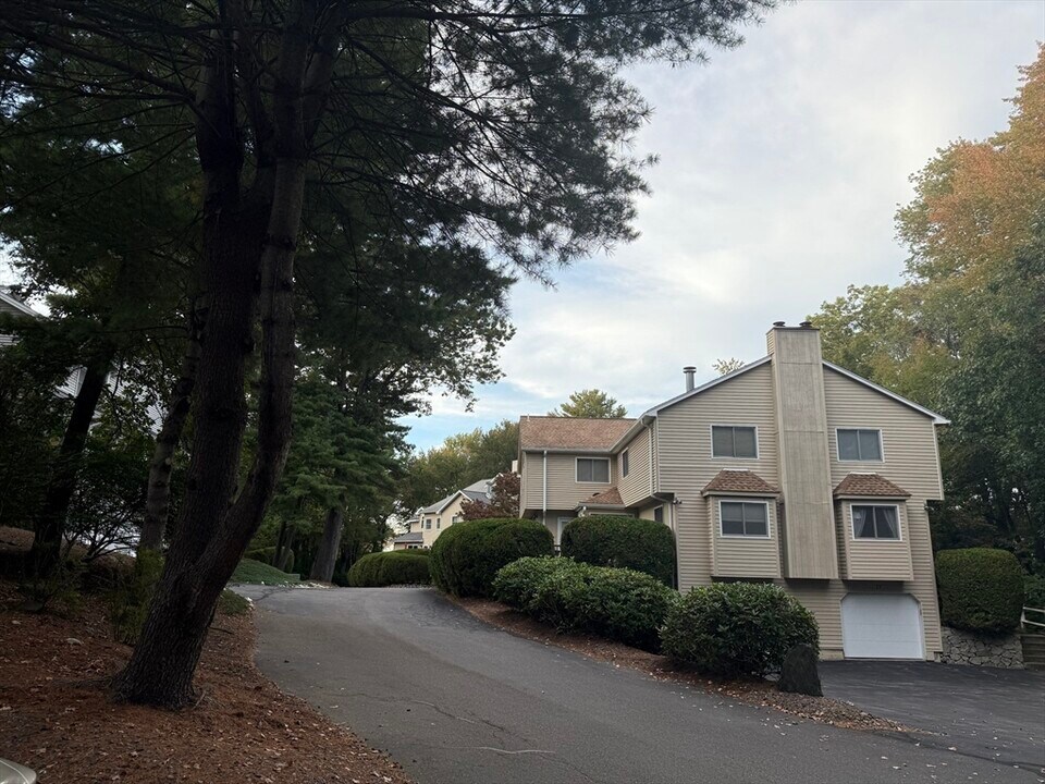 73 Arrowhead Cir in Ashland, MA - Building Photo