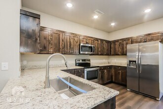 410 Grove Ln in Centerton, AR - Building Photo - Building Photo