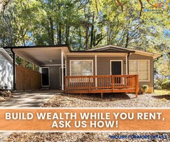 2006 Akron Dr SE in Atlanta, GA - Building Photo