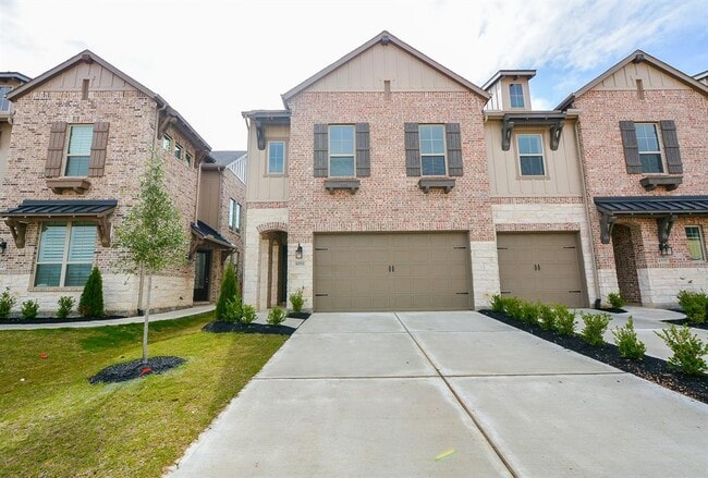 property at 6551 Scarlet Pond Ln