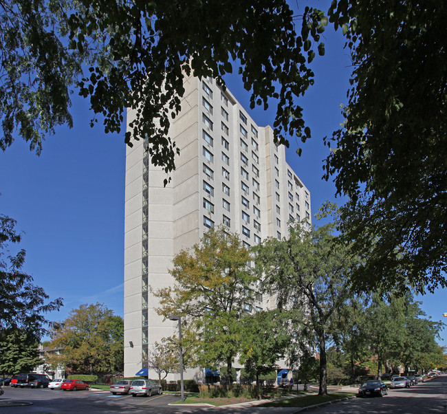 Park Shore East Apartments in Chicago, IL - Building Photo - Building Photo