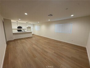 15238 Kingsbury St in Los Angeles, CA - Building Photo - Building Photo