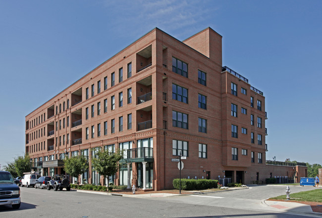 Fall Line Condominium in Richmond, VA - Building Photo - Building Photo