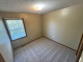 2514 Candlecrest Cir in Manhattan, KS - Building Photo - Building Photo