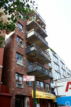 346 W 53rd St in New York, NY - Building Photo - Building Photo