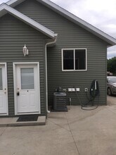 1008 2nd St NE in Mandan, ND - Building Photo - Building Photo