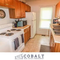 817 Thurston St in Manhattan, KS - Building Photo