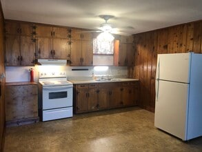 213 E Walnut St, Unit C in Dickson, TN - Building Photo - Building Photo