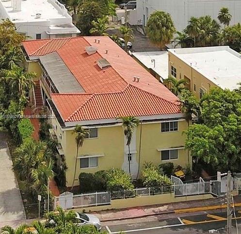6831 Abbott Ave in Miami Beach, FL - Building Photo