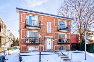 150 Léo-Pétrin St in Lachine, QC - Building Photo