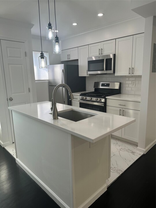 16 Central Dr-Unit -2 in Nanuet, NY - Foto de edificio