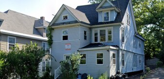 445 Columbus Ave, Unit 1 in Syracuse, NY - Building Photo