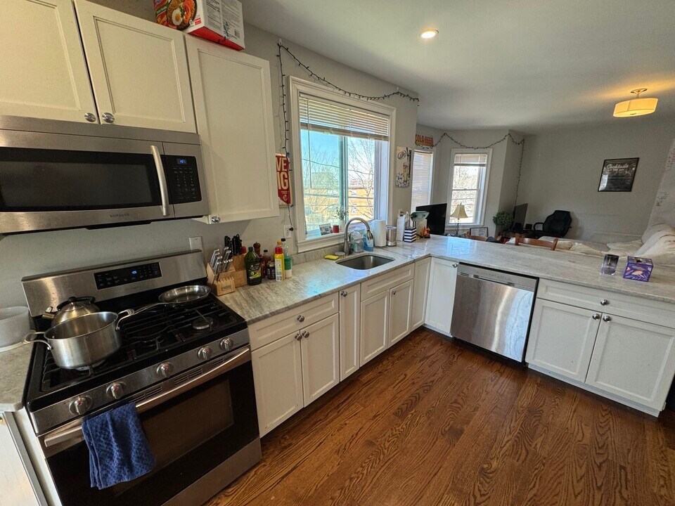 5 Hamilton Rd in Somerville, MA - Building Photo