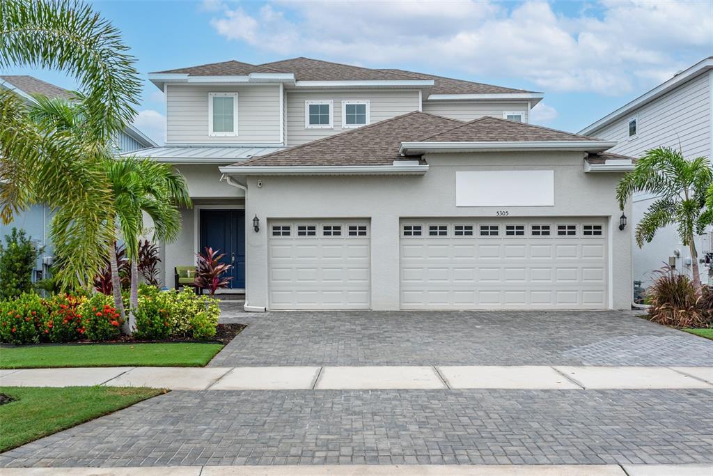 5305 Wishing Arch Dr in Apollo Beach, FL - Building Photo