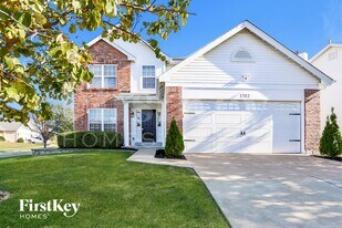 1702 Briarmanor Dr, Unit F32 in O'Fallon, MO - Building Photo
