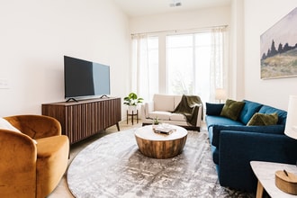 Opal Largo Station in Largo, MD - Foto de edificio - Building Photo