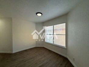 4135 Sunrise Glade Dr in San Antonio, TX - Building Photo - Building Photo