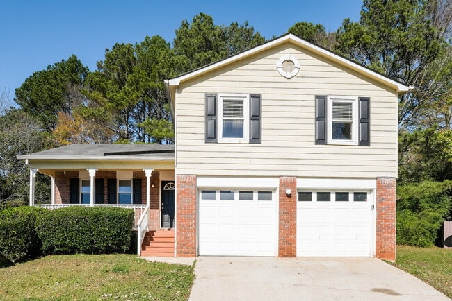 property at 841 Arbor Ct