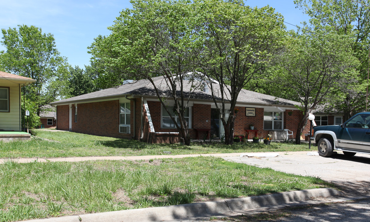 Townsite Apartments in Burlingame, KS - Building Photo