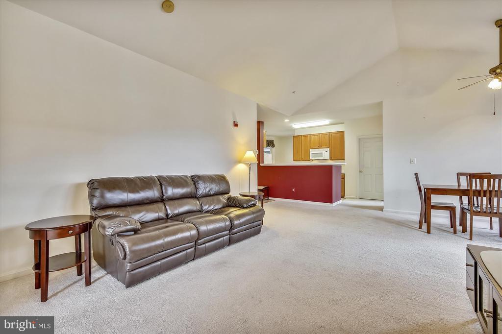 12712 Found Stone Rd-Unit -4-302 in Germantown, MD - Building Photo