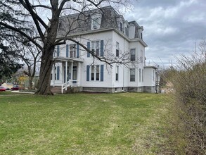 1625 Main St in East Hartford, CT - Building Photo - Building Photo