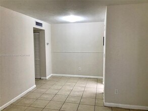 15700 NW 2nd Ave in Miami, FL - Building Photo - Building Photo