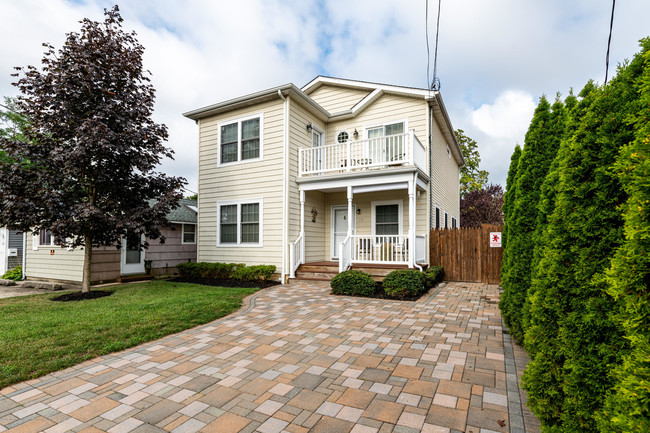 119 6th Ave in Spring Lake, NJ - Building Photo - Building Photo