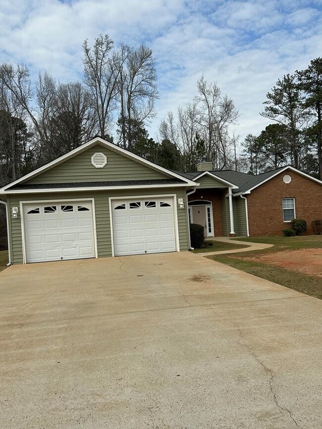 110 Old Mill Ct in Milledgeville, GA - Building Photo - Building Photo