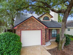 236 Parkwood Cir in Niceville, FL - Building Photo - Building Photo