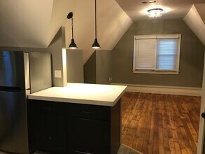 827 S Braddock Ave in Pittsburgh, PA - Building Photo - Building Photo