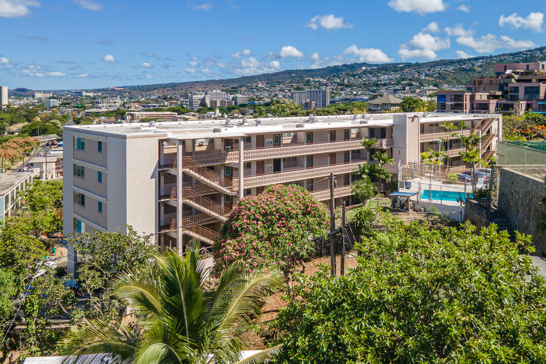 Aleo Hale Condominiums in Honolulu, HI - Building Photo