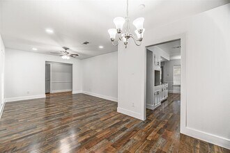 735 Reseda Dr in Houston, TX - Foto de edificio - Building Photo