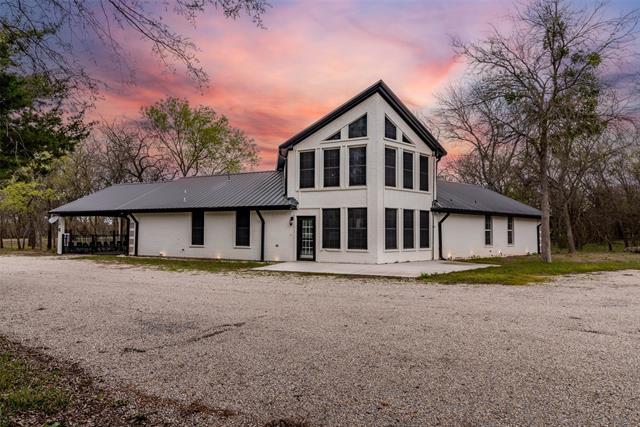 16301 State Hwy 121 in Blue Ridge, TX - Building Photo