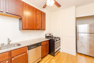 1613 W Berteau Ave, Unit 2 in Chicago, IL - Foto de edificio - Building Photo