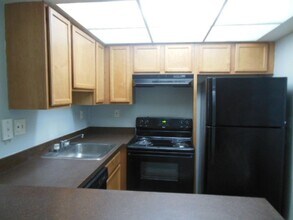 734 Executive Center Dr in West Palm Beach, FL - Building Photo - Building Photo