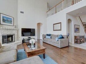 15713 Fisher Island Dr in Austin, TX - Building Photo - Building Photo