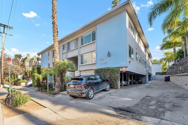11660 Chenault Street, in Los Angeles, CA - Building Photo - Building Photo
