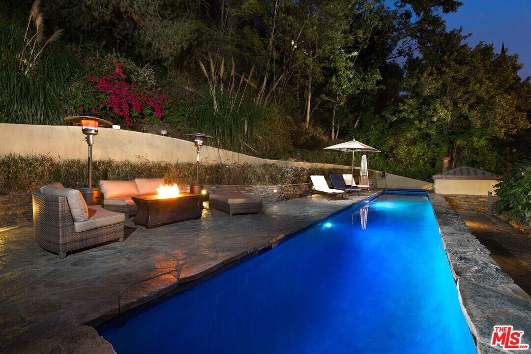 10023 Westwanda Dr in Beverly Hills, CA - Building Photo