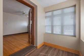 1448 E 72nd Pl in Chicago, IL - Foto de edificio - Building Photo