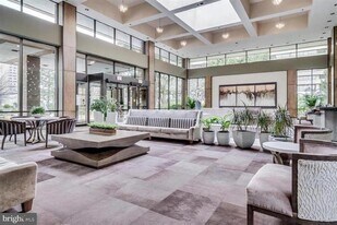 3709 S George Mason Dr in Falls Church, VA - Building Photo