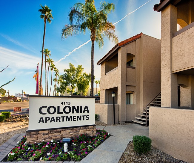 Colonia in Phoenix, AZ - Foto de edificio - Building Photo