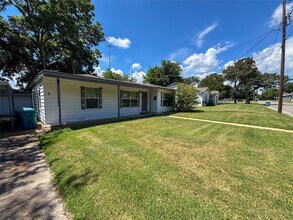 910 S Austin St in Sherman, TX - Building Photo - Building Photo
