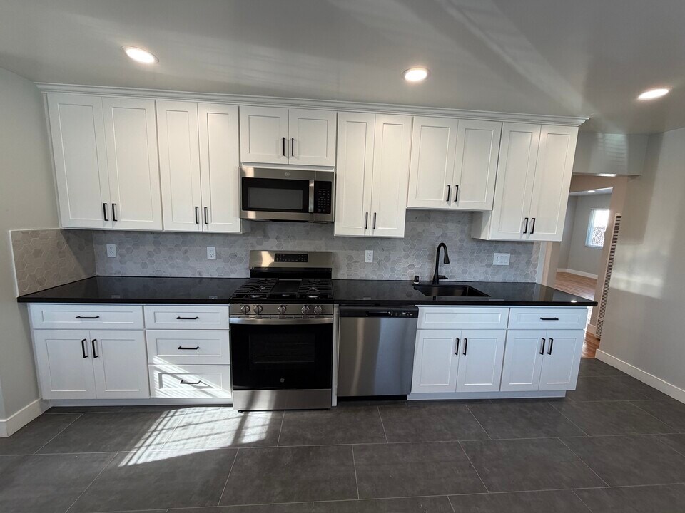 969 Elgin St in San Lorenzo, CA - Building Photo