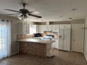 7830 Claremont Dr in Dallas, TX - Building Photo - Building Photo