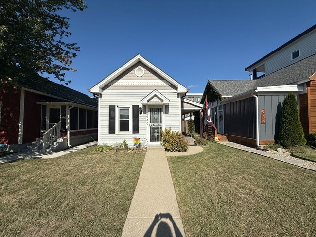 property at 930 Lexington Ave