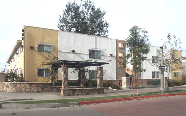 1122-1126 S Minnie St in Santa Ana, CA - Building Photo - Building Photo