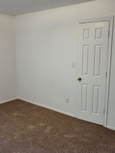 221 Kerby St in Arlington, TX - Foto de edificio - Building Photo