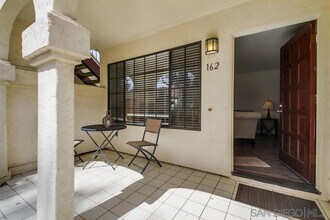 4175 Porte De Merano in San Diego, CA - Building Photo - Building Photo
